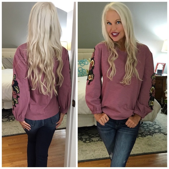 LAST 1! 🌹 Rose Embroidered Sweatshirt - Picture 2 of 2